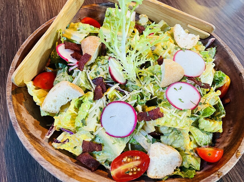 【ABV美式餐酒館】台北東區大安區美式餐廳推薦!以十九世紀淘金潮為發想,開礦拓荒極具野性的西部風格│300款的世界精釀啤酒任你挑│快揪三五好友一起大烤吃肉大口喝酒!