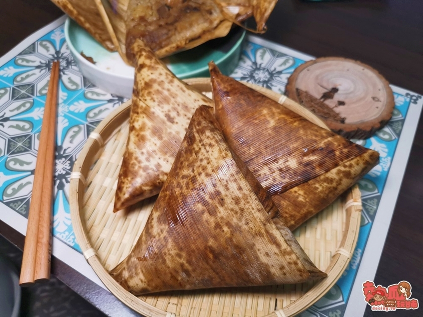 【台南美食】台南版的「御飯糰」！錯了其實這是台南獨有的「竹葉米糕」：下大道米糕 - 熱血玩台南。跳躍新世界