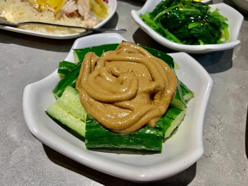 【台北】台北車站美食｜星島海南雞飯 超軟嫩滑Q大塊海南雞、濃郁浮誇叻沙海鮮麵 口味道地 料好實在