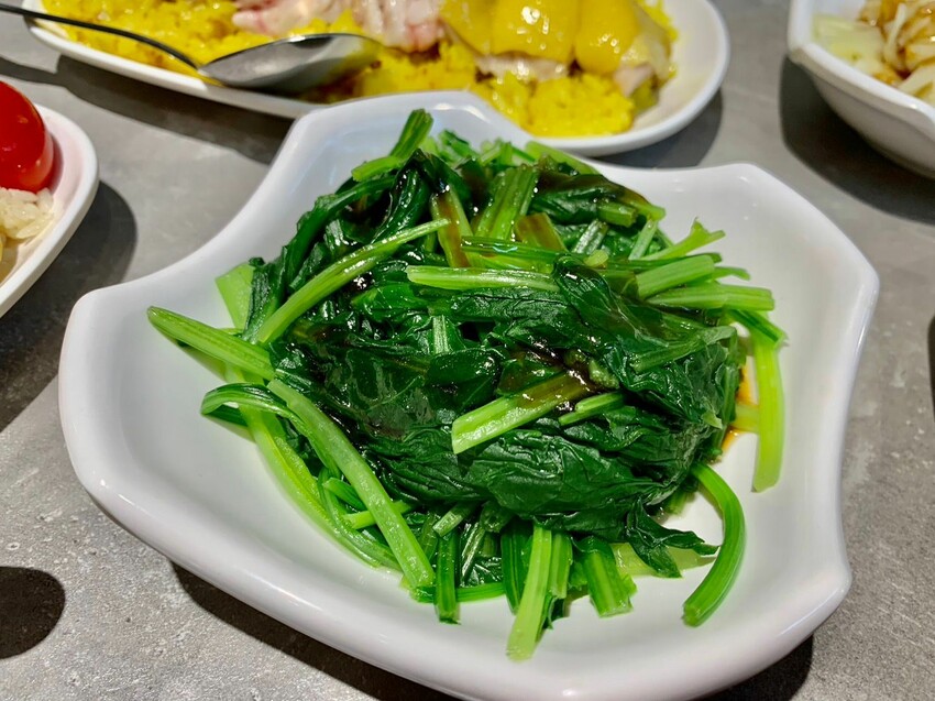 【台北】台北車站美食｜星島海南雞飯 超軟嫩滑Q大塊海南雞、濃郁浮誇叻沙海鮮麵 口味道地 料好實在