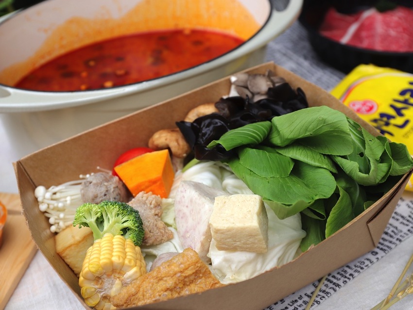 和牛涮 日式鍋物放題 台南中華西店：王品集團旗下的和牛涮涮火鍋吃到飽也推出外帶定食.和牛鍋物.讓你宅在家也能吃好又吃飽｜台南外帶外送美食推薦.Uber eats - 進食的巨鼠