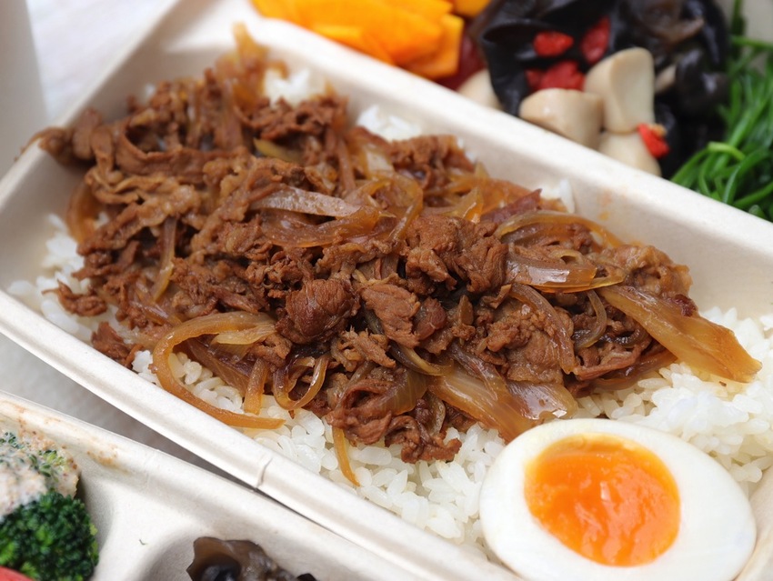 和牛涮 日式鍋物放題 台南中華西店：王品集團旗下的和牛涮涮火鍋吃到飽也推出外帶定食.和牛鍋物.讓你宅在家也能吃好又吃飽｜台南外帶外送美食推薦.Uber eats - 進食的巨鼠