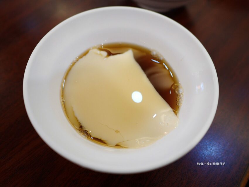 【新竹竹北美食】頂廂園正北方麵食館,每人低消80元起,內用熱豆漿、薑汁豆花、小米粥免費享用,竹北高CP值午餐晚餐推薦!內文附詳細菜單價位介紹。 @熊寶小榆の旅遊日記