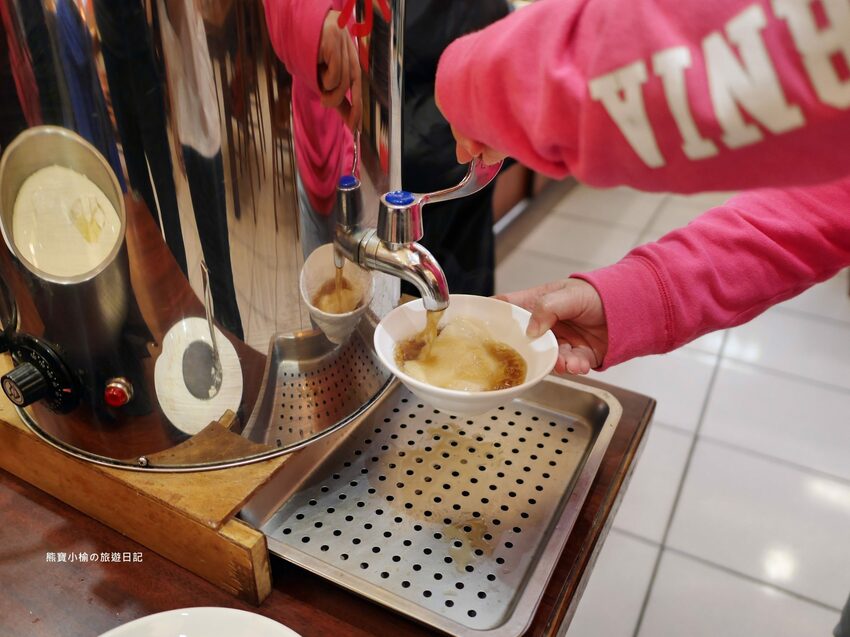 【新竹竹北美食】頂廂園正北方麵食館,每人低消80元起,內用熱豆漿、薑汁豆花、小米粥免費享用,竹北高CP值午餐晚餐推薦!內文附詳細菜單價位介紹。 @熊寶小榆の旅遊日記