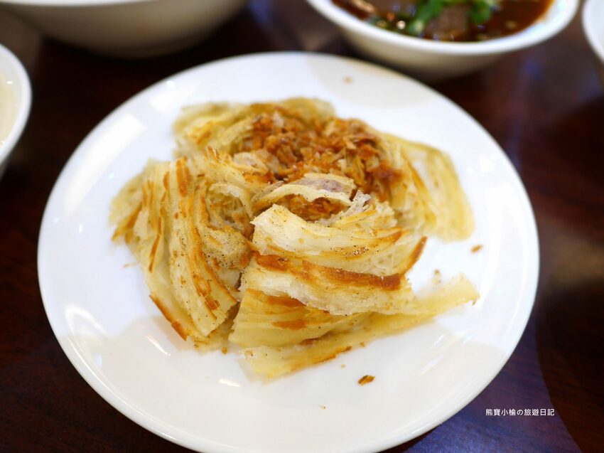 【新竹竹北美食】頂廂園正北方麵食館,每人低消80元起,內用熱豆漿、薑汁豆花、小米粥免費享用,竹北高CP值午餐晚餐推薦!內文附詳細菜單價位介紹。 @熊寶小榆の旅遊日記