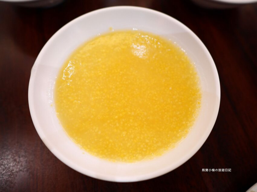 【新竹竹北美食】頂廂園正北方麵食館,每人低消80元起,內用熱豆漿、薑汁豆花、小米粥免費享用,竹北高CP值午餐晚餐推薦!內文附詳細菜單價位介紹。 @熊寶小榆の旅遊日記