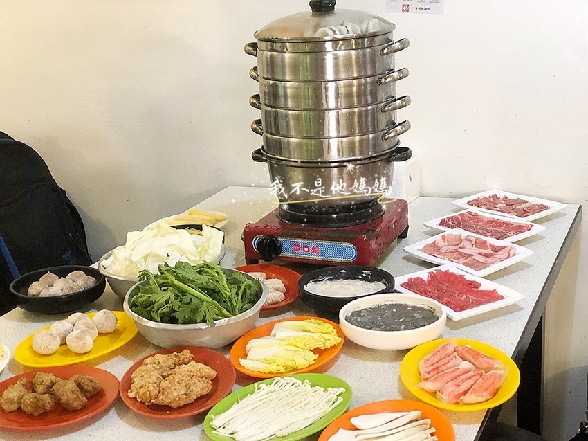 二月牌沙茶爐 沙茶爐,海鮮爐,海鮮蒸鍋,環狀線美食,台北海鮮塔,新莊海鮮塔,新莊現流海鮮,新莊汕頭火鍋,新莊幸福站美食,新莊美食,環狀線海鮮,新莊大份量火鍋