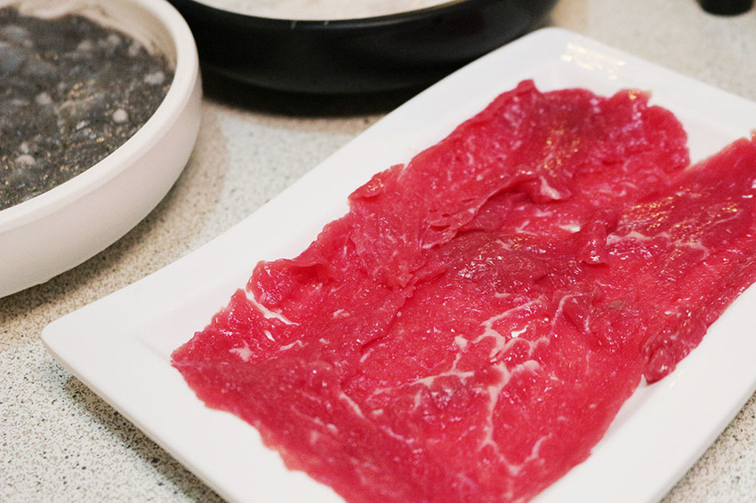 二月牌沙茶爐 新莊溫體豬火鍋,新莊溫體牛火鍋,新莊聯邦社區美食,幸福路口美食,嘟嘟房昌隆站停車,二月牌沙茶爐停車