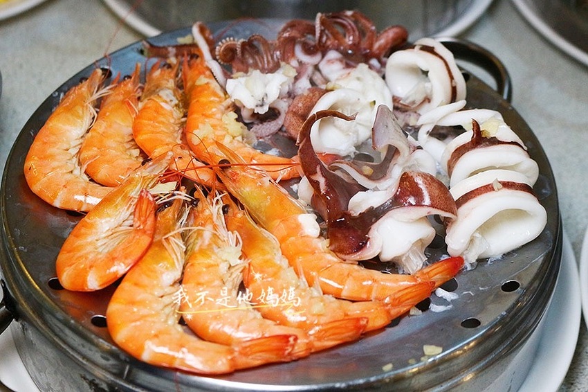 二月牌沙茶爐 新莊溫體豬火鍋,新莊溫體牛火鍋,新莊聯邦社區美食,幸福路口美食,嘟嘟房昌隆站停車,二月牌沙茶爐停車