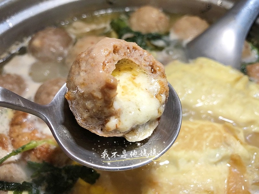 二月牌沙茶爐 沙茶爐,海鮮爐,海鮮蒸鍋,環狀線美食,台北海鮮塔,新莊海鮮塔,新莊現流海鮮,新莊汕頭火鍋,新莊幸福站美食,新莊美食,環狀線海鮮,新莊大份量火鍋