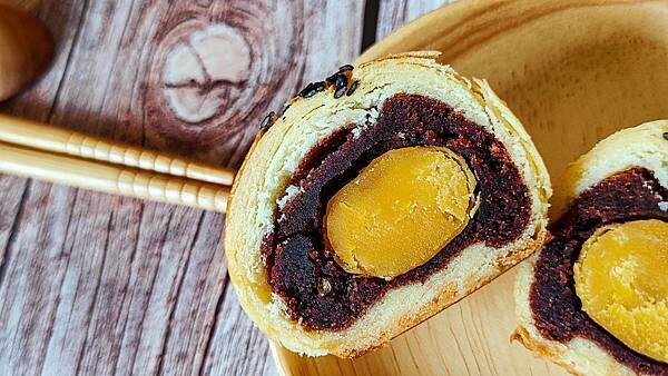 不需要加熱就會流沙！加熱之後還會爆漿！2022年必買的爆漿奶皇流芯！一口咬下，滿滿的鹹蛋黃的香味，讓人深