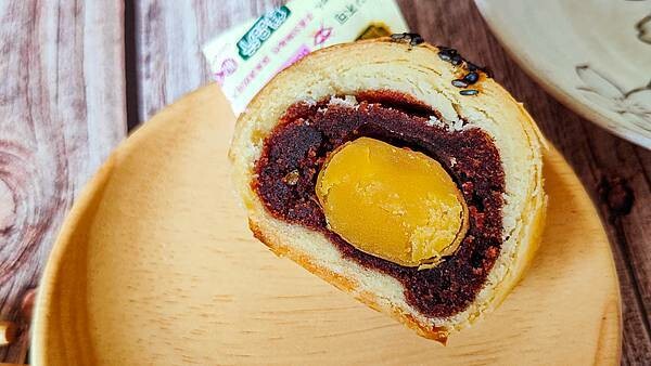 不需要加熱就會流沙！加熱之後還會爆漿！2022年必買的爆漿奶皇流芯！一口咬下，滿滿的鹹蛋黃的香味，讓人深