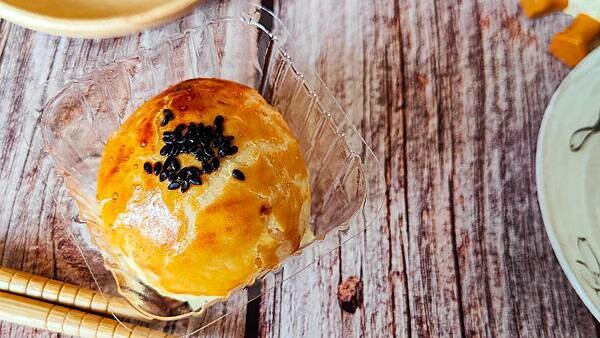 不需要加熱就會流沙！加熱之後還會爆漿！2022年必買的爆漿奶皇流芯！一口咬下，滿滿的鹹蛋黃的香味，讓人深