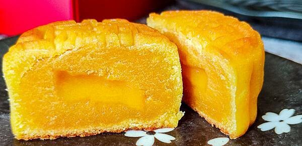 不需要加熱就會流沙！加熱之後還會爆漿！2022年必買的爆漿奶皇流芯！一口咬下，滿滿的鹹蛋黃的香味，讓人深