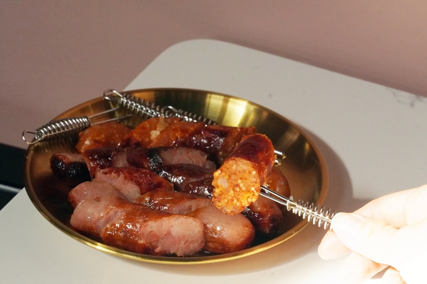 [ 新莊最美酒吧咖啡館 獨角獸unicorn.cafe.bar]白天是不限時咖啡館 晚上是微醺酒吧 下午茶套餐260元 給你偽出國的放鬆情調 - 安妮的天空