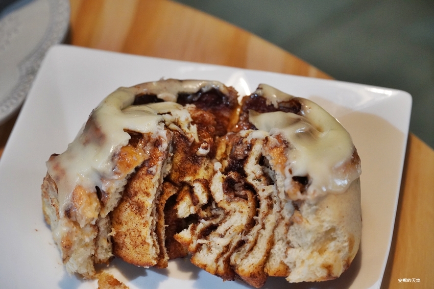 [ 新莊最美酒吧咖啡館 獨角獸unicorn.cafe.bar]白天是不限時咖啡館 晚上是微醺酒吧 下午茶套餐260元 給你偽出國的放鬆情調 - 安妮的天空