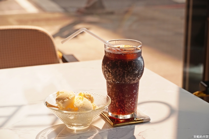 [ 新莊最美酒吧咖啡館 獨角獸unicorn.cafe.bar]白天是不限時咖啡館 晚上是微醺酒吧 下午茶套餐260元 給你偽出國的放鬆情調 - 安妮的天空