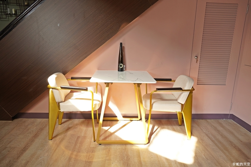 [ 新莊最美酒吧咖啡館 獨角獸unicorn.cafe.bar]白天是不限時咖啡館 晚上是微醺酒吧 下午茶套餐260元 給你偽出國的放鬆情調 - 安妮的天空