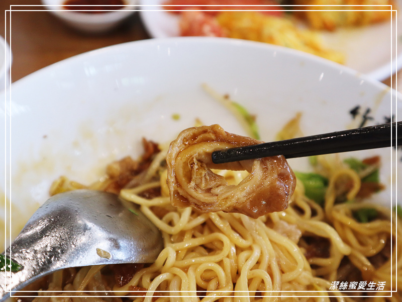 竹東邱記排骨酥麵-新竹/在地老店新裝潢.台式文青麵食館 - 潔絲蜜愛生活