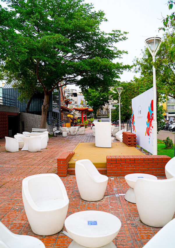 高雄最慵懶放鬆的露天景觀 抒嗜sunsay tea，品茶、休閒、哈拉聊天吃美食、表演駐唱、高雄最桑的所在 - 跟著尼力吃喝玩樂＆親子生活