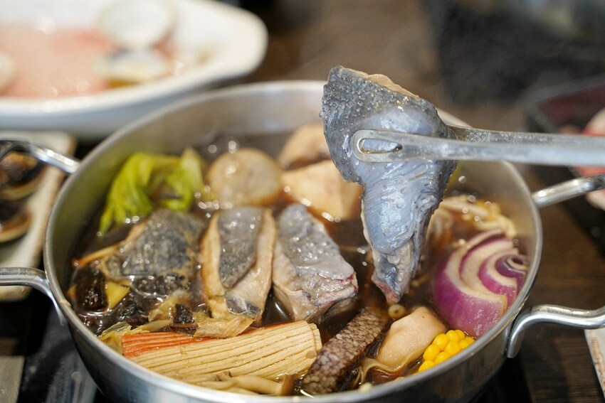 【彰化員林】平價個人鍋物推薦『神王鍋物料理』,套餐298元起,附餐、菜盤、自助吧飲料、明治冰淇淋皆為無限供應!超高CP值! - 阿華田的美食日記