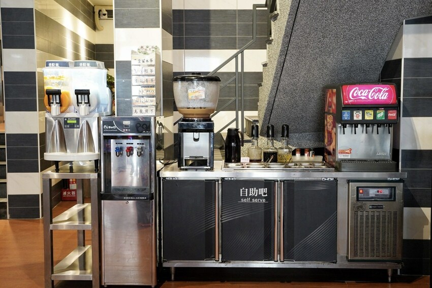 【彰化員林】平價個人鍋物推薦『神王鍋物料理』,套餐298元起,附餐、菜盤、自助吧飲料、明治冰淇淋皆為無限供應!超高CP值! - 阿華田的美食日記