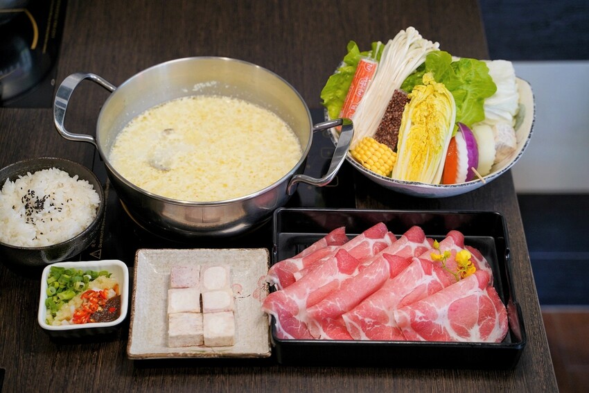 【彰化員林】平價個人鍋物推薦『神王鍋物料理』,套餐298元起,附餐、菜盤、自助吧飲料、明治冰淇淋皆為無限供應!超高CP值! - 阿華田的美食日記