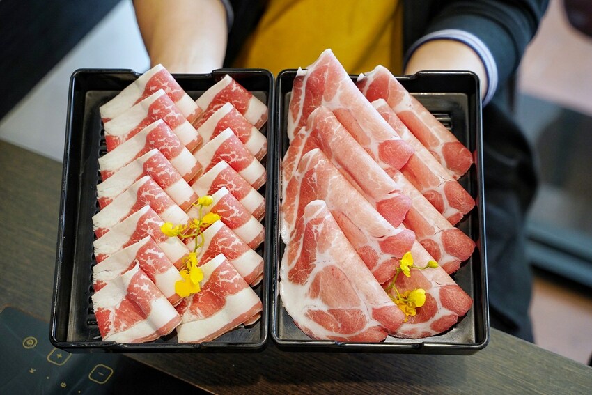 【彰化員林】平價個人鍋物推薦『神王鍋物料理』,套餐298元起,附餐、菜盤、自助吧飲料、明治冰淇淋皆為無限供應!超高CP值! - 阿華田的美食日記