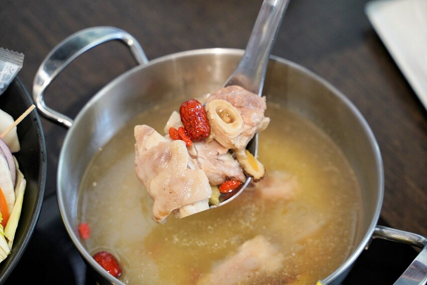 【彰化員林】平價個人鍋物推薦『神王鍋物料理』,套餐298元起,附餐、菜盤、自助吧飲料、明治冰淇淋皆為無限供應!超高CP值! - 阿華田的美食日記