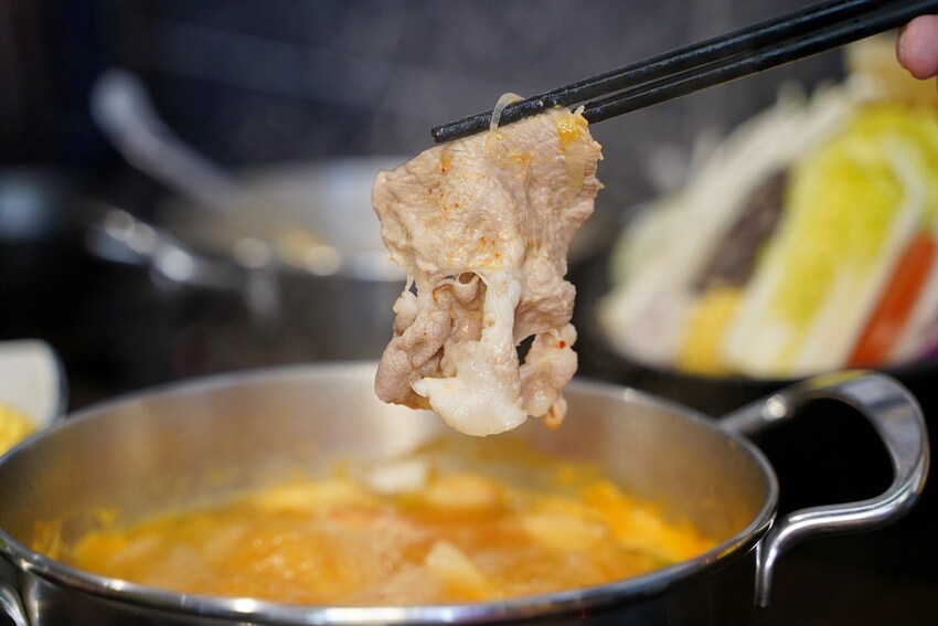 【彰化員林】平價個人鍋物推薦『神王鍋物料理』,套餐298元起,附餐、菜盤、自助吧飲料、明治冰淇淋皆為無限供應!超高CP值! - 阿華田的美食日記