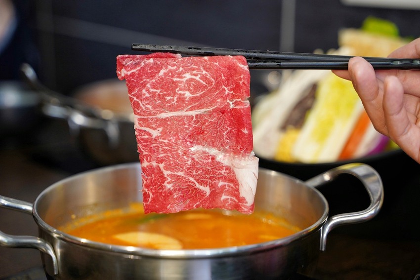 【彰化員林】平價個人鍋物推薦『神王鍋物料理』,套餐298元起,附餐、菜盤、自助吧飲料、明治冰淇淋皆為無限供應!超高CP值! - 阿華田的美食日記