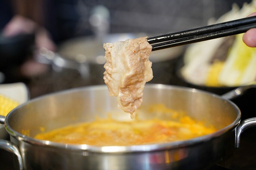 【彰化員林】平價個人鍋物推薦『神王鍋物料理』,套餐298元起,附餐、菜盤、自助吧飲料、明治冰淇淋皆為無限供應!超高CP值! - 阿華田的美食日記