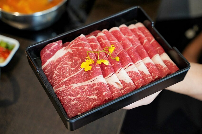 【彰化員林】平價個人鍋物推薦『神王鍋物料理』,套餐298元起,附餐、菜盤、自助吧飲料、明治冰淇淋皆為無限供應!超高CP值! - 阿華田的美食日記