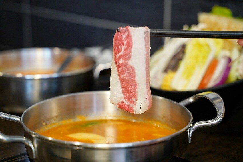 【彰化員林】平價個人鍋物推薦『神王鍋物料理』,套餐298元起,附餐、菜盤、自助吧飲料、明治冰淇淋皆為無限供應!超高CP值! - 阿華田的美食日記