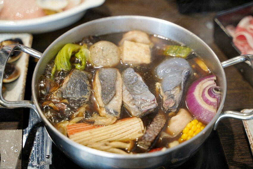 【彰化員林】平價個人鍋物推薦『神王鍋物料理』,套餐298元起,附餐、菜盤、自助吧飲料、明治冰淇淋皆為無限供應!超高CP值! - 阿華田的美食日記