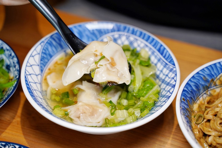 【苗栗頭份】文青風小吃推薦『臻嚐米食製作所』,販售各式古早味米食、麵食、湯品以及特色小菜!平價大份量推薦! - 阿華田的美食日記