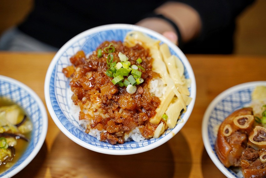 【苗栗頭份】文青風小吃推薦『臻嚐米食製作所』,販售各式古早味米食、麵食、湯品以及特色小菜!平價大份量推薦! - 阿華田的美食日記