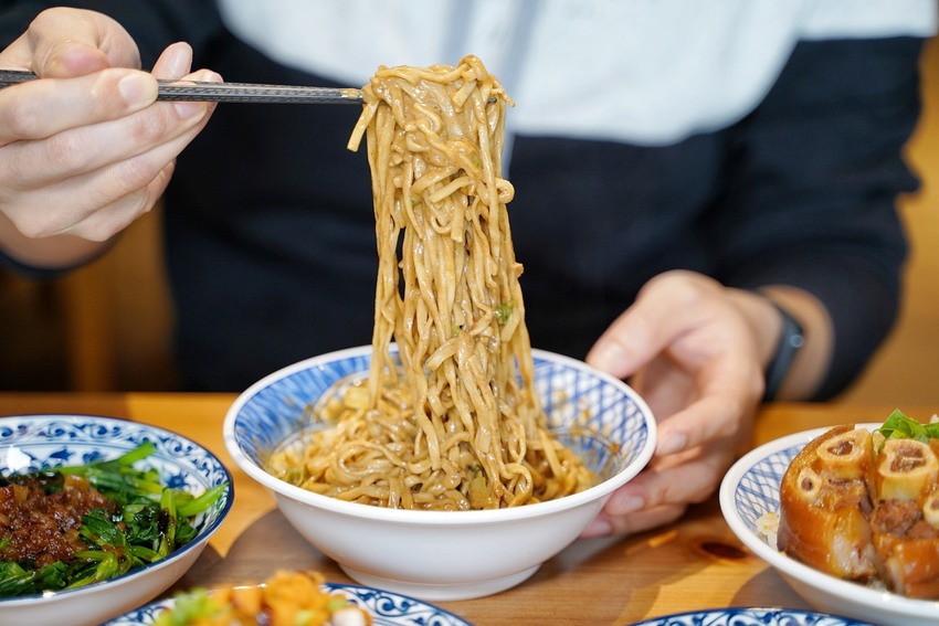 【苗栗頭份】文青風小吃推薦『臻嚐米食製作所』,販售各式古早味米食、麵食、湯品以及特色小菜!平價大份量推薦! - 阿華田的美食日記