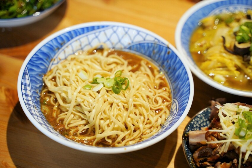 【苗栗頭份】文青風小吃推薦『臻嚐米食製作所』,販售各式古早味米食、麵食、湯品以及特色小菜!平價大份量推薦! - 阿華田的美食日記