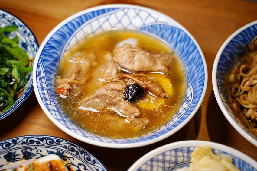 【苗栗頭份】文青風小吃推薦『臻嚐米食製作所』,販售各式古早味米食、麵食、湯品以及特色小菜!平價大份量推薦! - 阿華田的美食日記