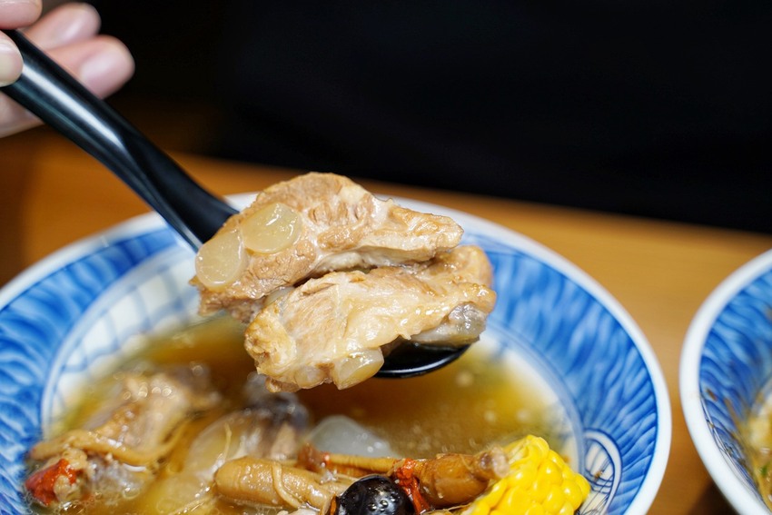 【苗栗頭份】文青風小吃推薦『臻嚐米食製作所』,販售各式古早味米食、麵食、湯品以及特色小菜!平價大份量推薦! - 阿華田的美食日記