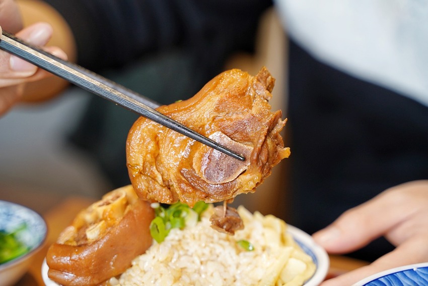 【苗栗頭份】文青風小吃推薦『臻嚐米食製作所』,販售各式古早味米食、麵食、湯品以及特色小菜!平價大份量推薦! - 阿華田的美食日記