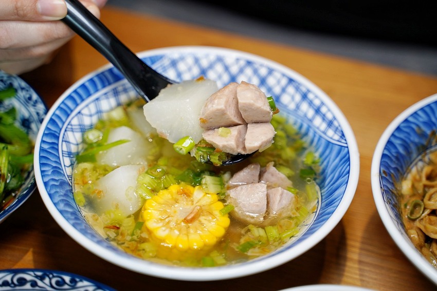 【苗栗頭份】文青風小吃推薦『臻嚐米食製作所』,販售各式古早味米食、麵食、湯品以及特色小菜!平價大份量推薦! - 阿華田的美食日記