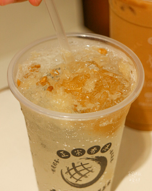 【高雄美食】外酥脆內鬆軟金黃菠蘿包，特濃牽絲起士好罪惡｜香江港式菠蘿茶飲-楠梓店