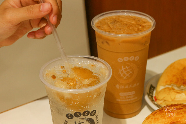 【高雄美食】外酥脆內鬆軟金黃菠蘿包，特濃牽絲起士好罪惡｜香江港式菠蘿茶飲-楠梓店