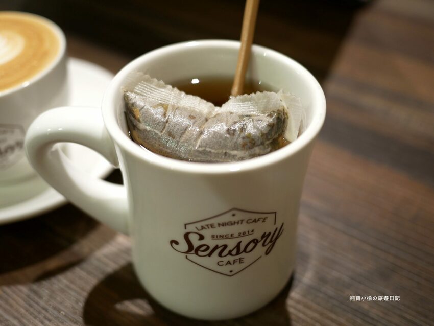 【新竹美食】那家咖啡新竹深夜咖啡,學生最愛寧靜閱讀辦公咖啡輕食館,有插座有WIFI,內文附詳細菜單價位介紹。 @熊寶小榆の旅遊日記