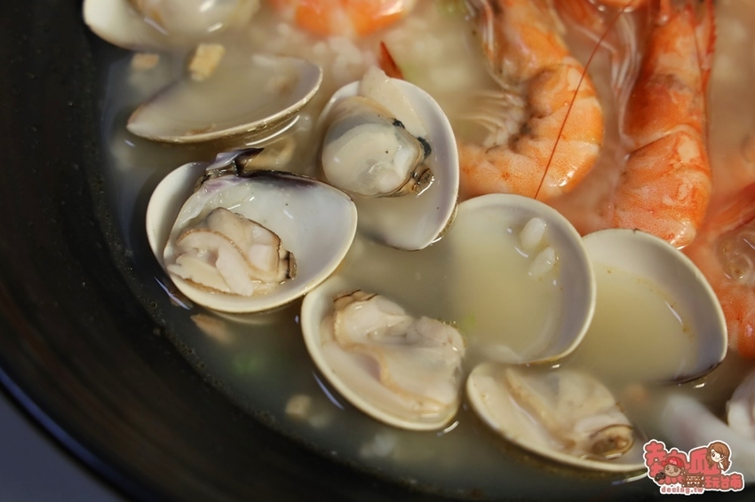 【台南美食】水仙宮市場旁的浮誇海鮮麵店！台南少見的藥膳螃蟹粥，最鮮美的海味都在這一碗：順慶海鮮麵 - 熱血玩台南。跳躍新世界