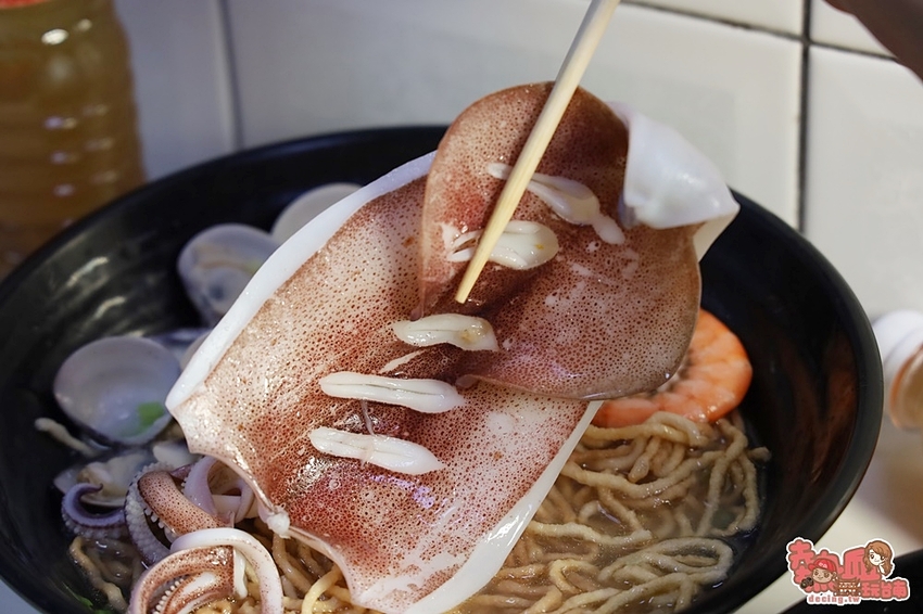 【台南美食】水仙宮市場旁的浮誇海鮮麵店！台南少見的藥膳螃蟹粥，最鮮美的海味都在這一碗：順慶海鮮麵 - 熱血玩台南。跳躍新世界