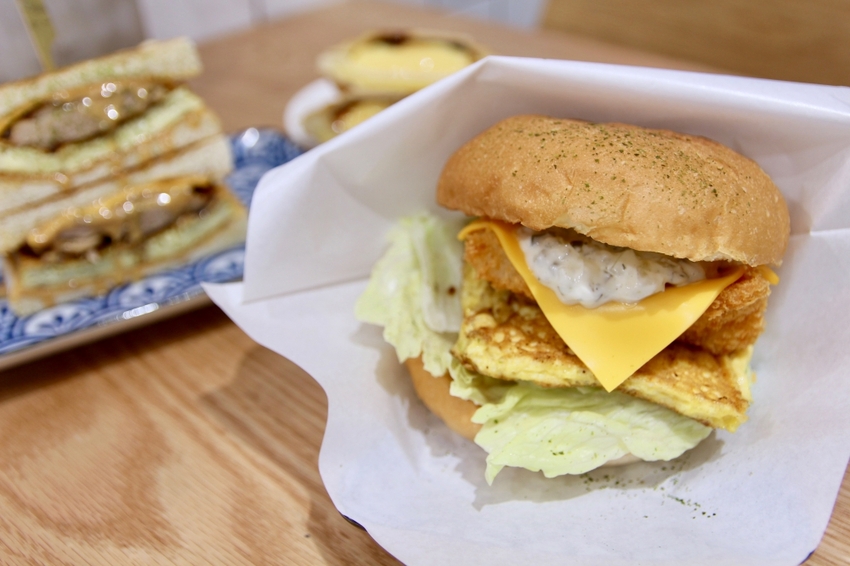 朝晨商號|台北中山早午餐推薦 行天宮附近炭烤吐司Google評論4.8顆星 必點布丁熱壓吐司、特調花生醬雞肉蛋三明治好吃 - 皮老闆的美食地圖