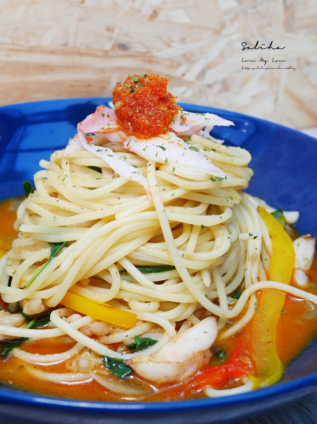 台北東區義大利麵早午餐咖啡廳AtFirst早寓國父紀念館站忠孝敦化站有包廂餐廳 (2)